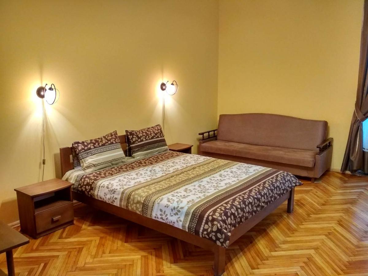 Apartment On Virmens'Ka Street ลวีฟ ภายนอก รูปภาพ