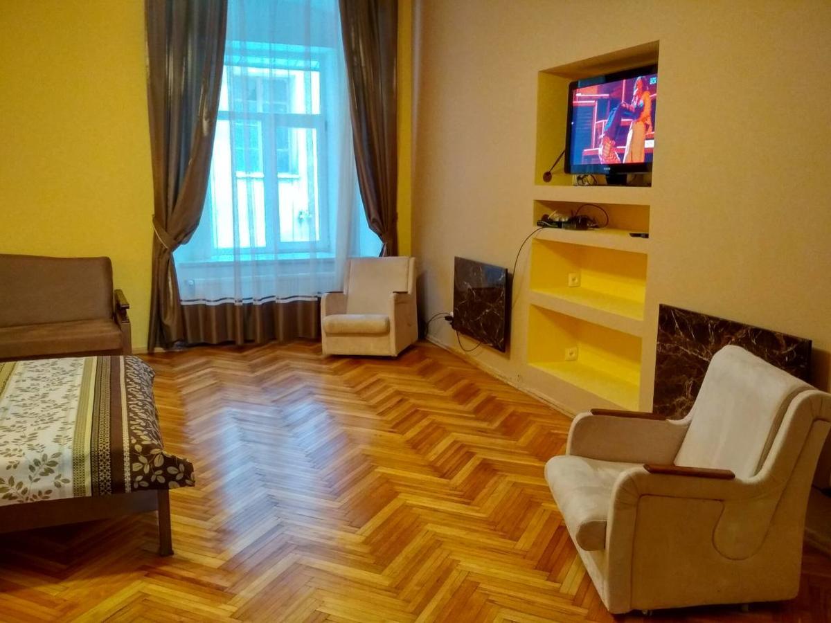 Apartment On Virmens'Ka Street ลวีฟ ภายนอก รูปภาพ