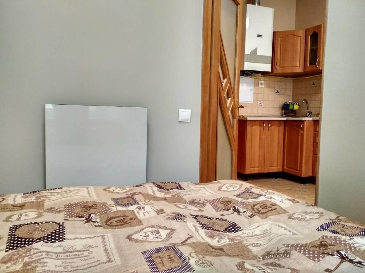 Apartment On Virmens'Ka Street ลวีฟ ภายนอก รูปภาพ